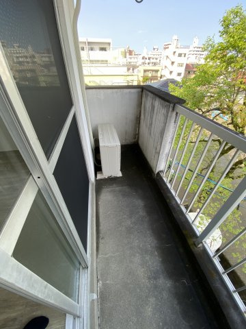 第6匠家ビルのバルコニー