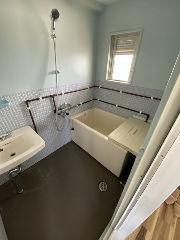 第6匠家ビルの浴室