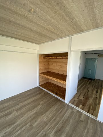 第6匠家ビルの洋室