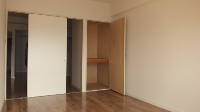 ハイブリッジソシアの居間・リビング|各部屋収納あり