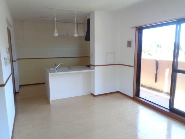 サニースポットの居間・リビング|※掲載写真は過去分の為、現況を優先します。