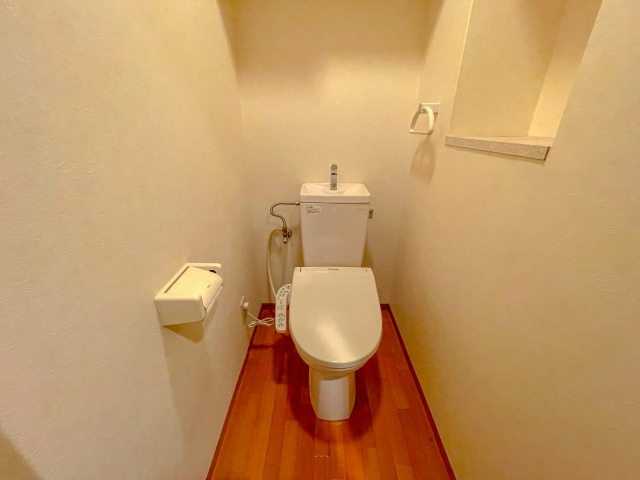 リベルテ・パレ1のトイレ|コンパクトで使いやすいトイレです
※内装が若干異なる場合がございます