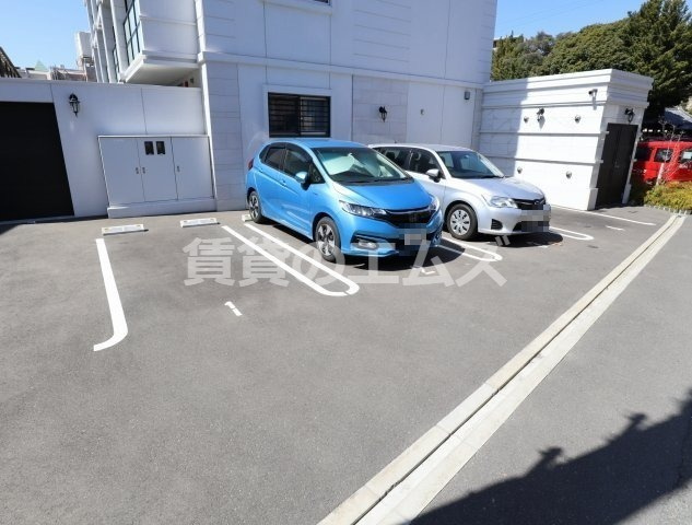 【駐車場】 | ラ・ブランシュ | ラ・ブランシュの駐車場