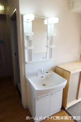 健軍エルイービル飛鳥の独立洗面台