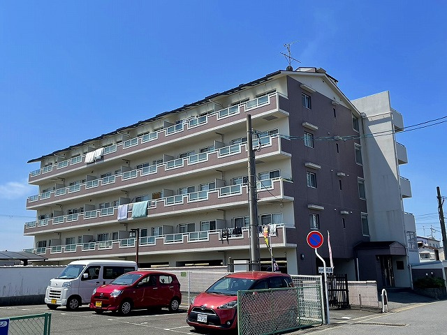 ベルメゾン奈良南の外観|おしゃれな外観です。