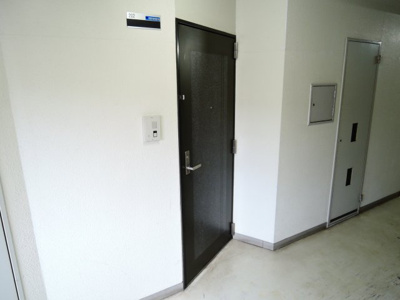 【玄関】 | アンフィニィ・真上