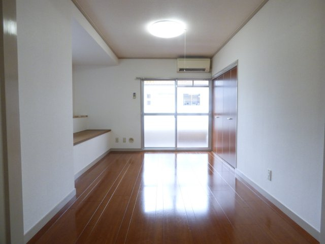 【居間・リビング】 | ダイタ北口マンション