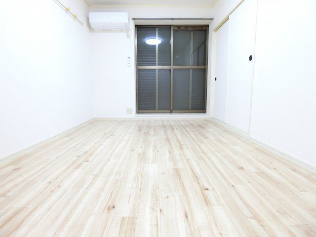 ファミリーハウス須賀の洋室