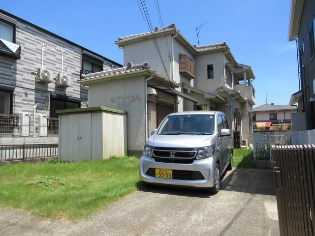 西二見戸建2の駐車場