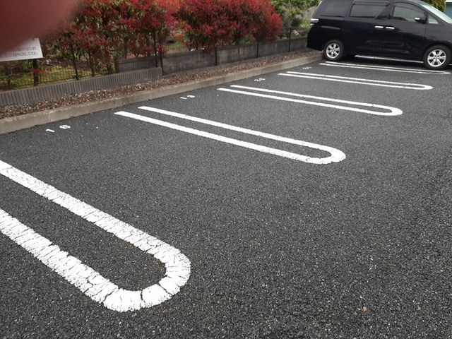 コモディダCの駐車場