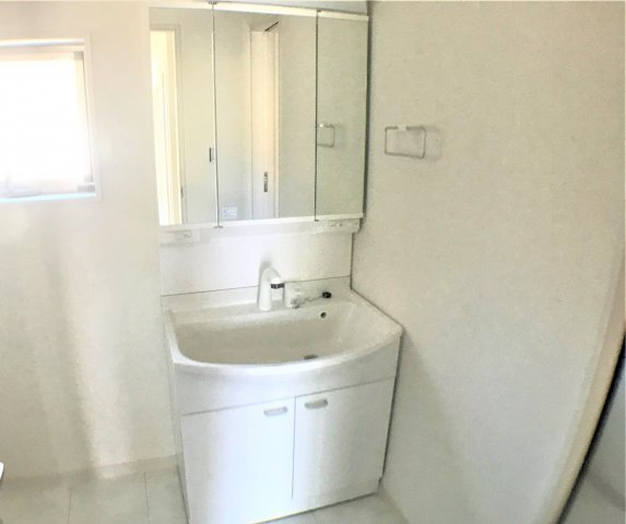 リーブルファイン新舞子　2号棟の独立洗面台