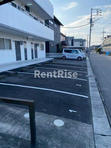 エクシードAの駐車場