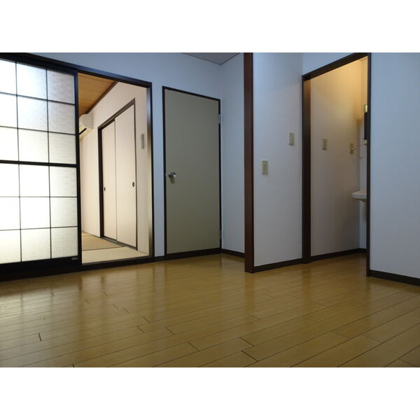 コーポ田中の居間・リビング