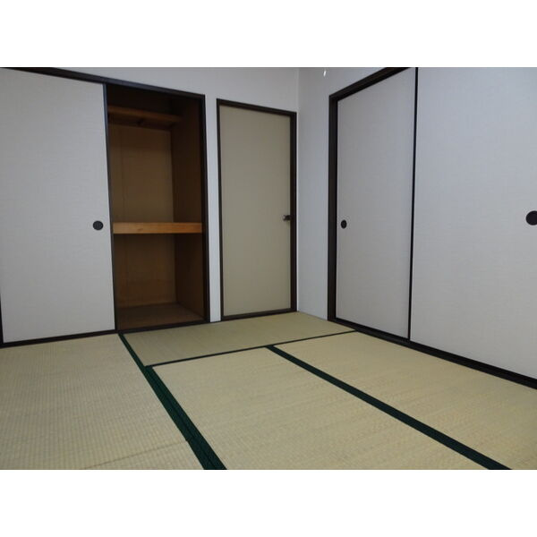 コーポ田中の和室