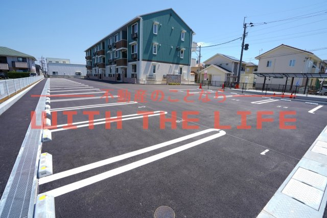 ルピナ梅満【キャッシュバック対象】の駐車場|駐車場完備です