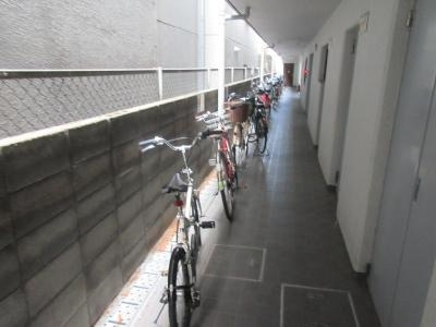 コクーン三条大宮の駐車場|駐輪スペース
