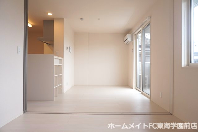 熊本市中央区渡鹿６丁目のアパートの居間・リビング