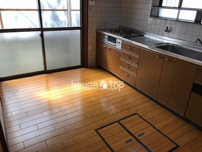 【居間・リビング】 | 尼崎市大庄西町　貸家