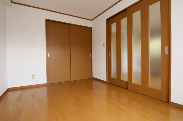 シーダーパークの洋室