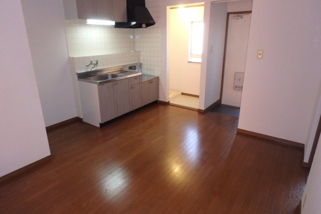 ドミールたかねB棟の居間・リビング