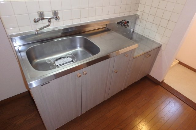 ドミールたかねB棟のキッチン