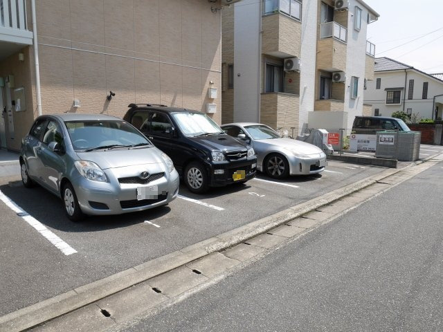 【駐車場】 | ロイヤルコート東那珂 | ロイヤルコート東那珂の駐車場