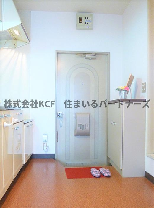 ウッディーハイツの玄関|収納もある玄関です
