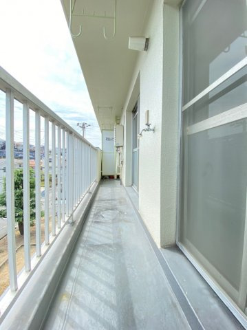 名谷農住団地Ｈ棟のバルコニー