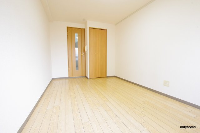 フローライト新大阪　仲介手数料無料の洋室