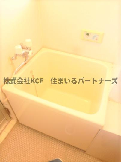 里村ビルの浴室|日々の疲れを癒すお風呂付です