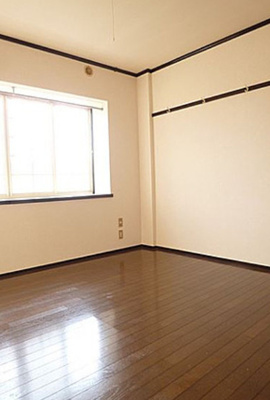 【寝室】 | サンハイツ坂口 | 落ち着いた色調の寝室です