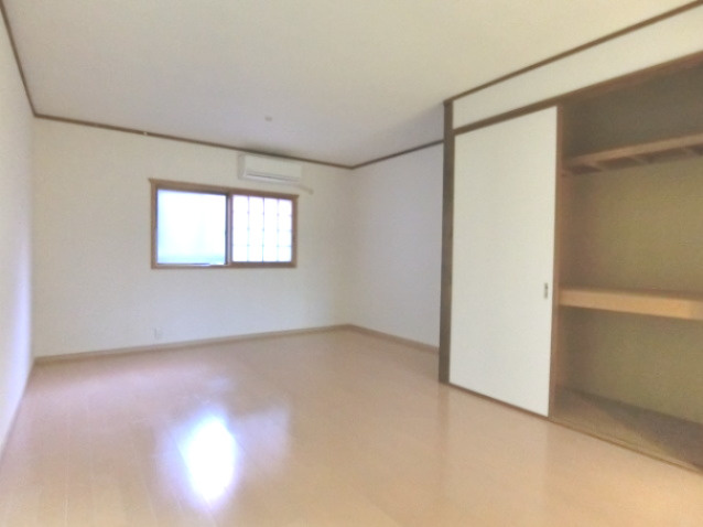 薮内ハイツの寝室