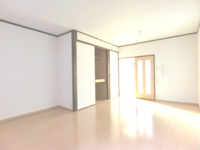 薮内ハイツの洋室