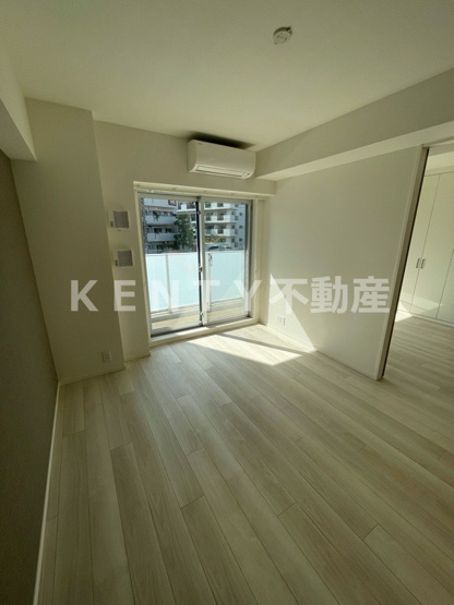 【居間・リビング】 | パークリュクス蒲田一丁目 | こちらのリビングで趣味の時間をお楽しみください