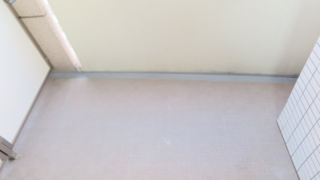LUXE難波EASTのバルコニー