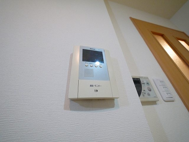 シャルマンコートのセキュリティ|お顔が見えるモニター付きインターホンもございます。