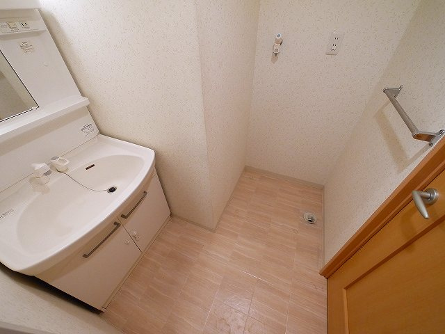 シャルマンコートの洗面所|ゆったりとスペースのある洗面所