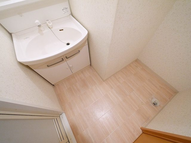 シャルマンコートの洗面所|明るい洗面所です