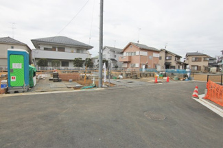 【前面道路含む現地写真】