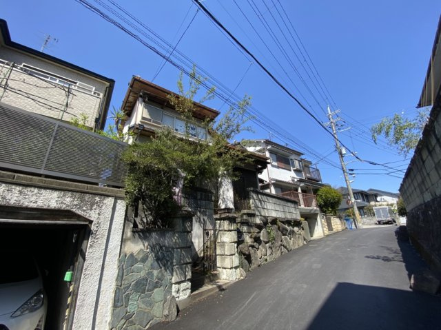 寝屋川市太秦中町　中古戸建ての外観|外観は落ち着いています