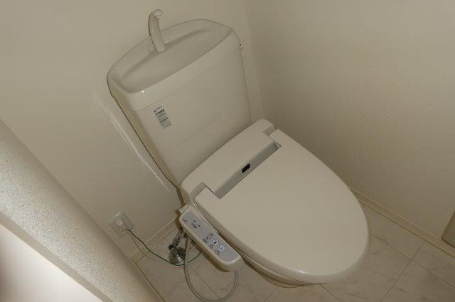 倉敷市日吉町のアパートのトイレ|ウォシュレット