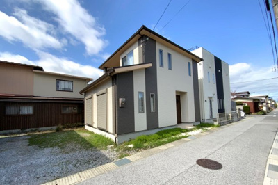 【外観】 | 彦根市平田町　中古戸建 | 《オール電化住宅》エコキュート・食器洗浄乾燥機・浄水器・カップボードなど嬉しい充実設備えす。