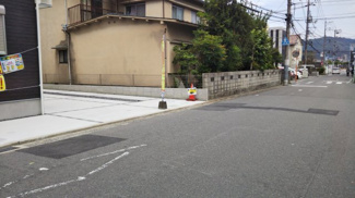 【前面道路含む現地写真】