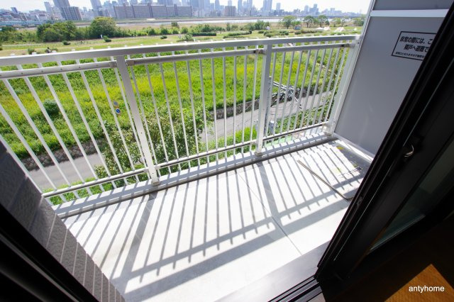 SSK　NORTH　OSAKA　仲介手数料無料のバルコニー