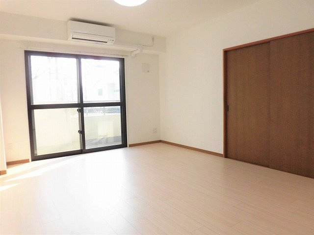 アーク昭島レジデンスの居間・リビング