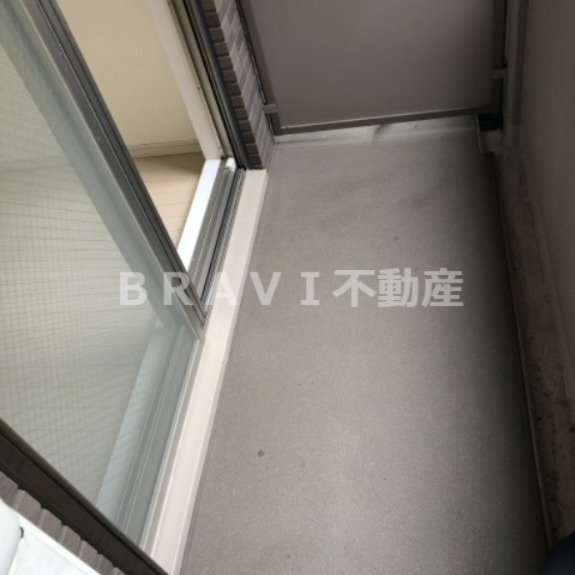サムティ本町東レジックス　BRAVI不動産のバルコニー|【サムティ本町東レジックス】落ち着いた時間を過ごせるバルコニーです