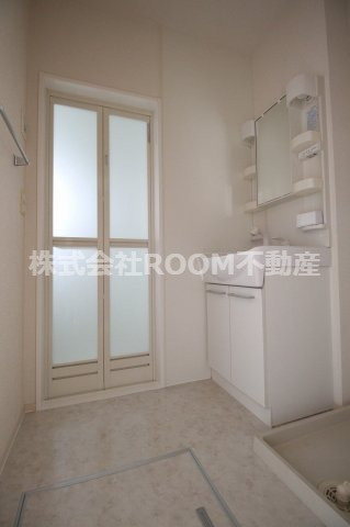 グランモアTOJIKIの洗面所|ゆったりとスペースのある洗面所