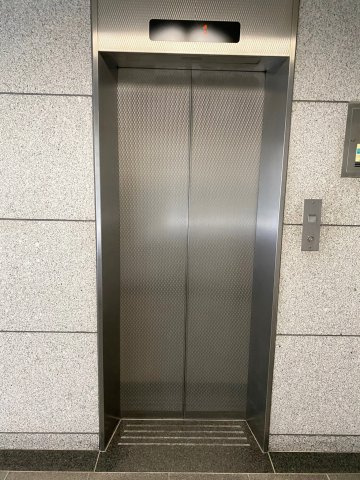 【内装】 | 新居第10ビル | エレベーター前
