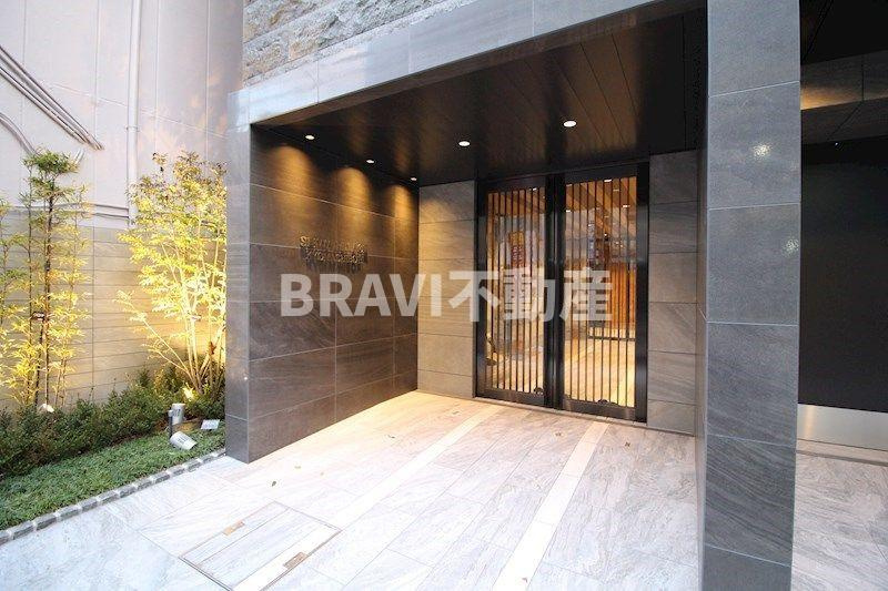 セイワパレス京町堀　BRAVI不動産のエントランス