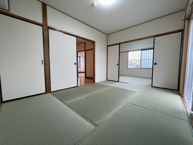 【内装】 | サンライズ上田 | 別部屋の写真となります。